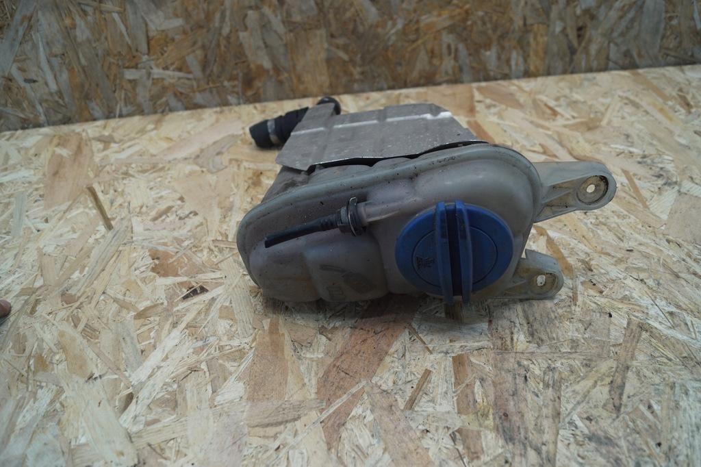 фото №5, Бачок расширительный audi a4 b8 a5 8k0121405f