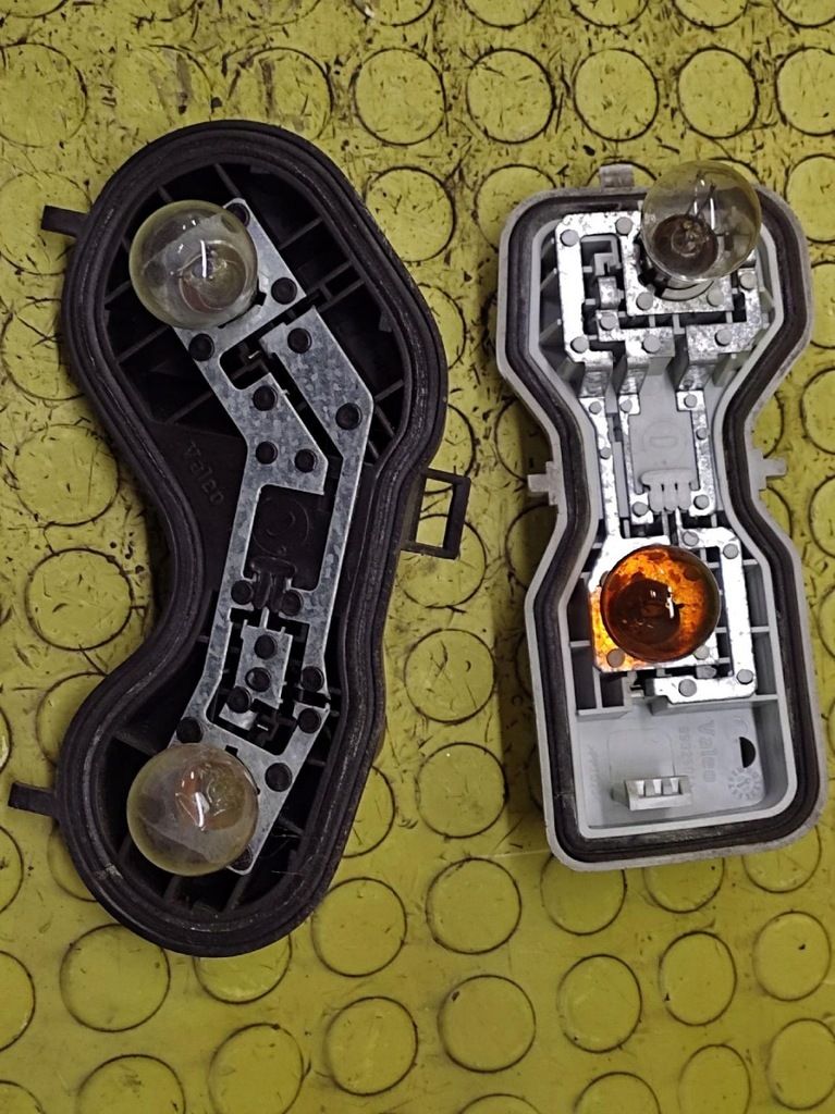 фото №9, Renault megane ii лампа правый задняя 89398081