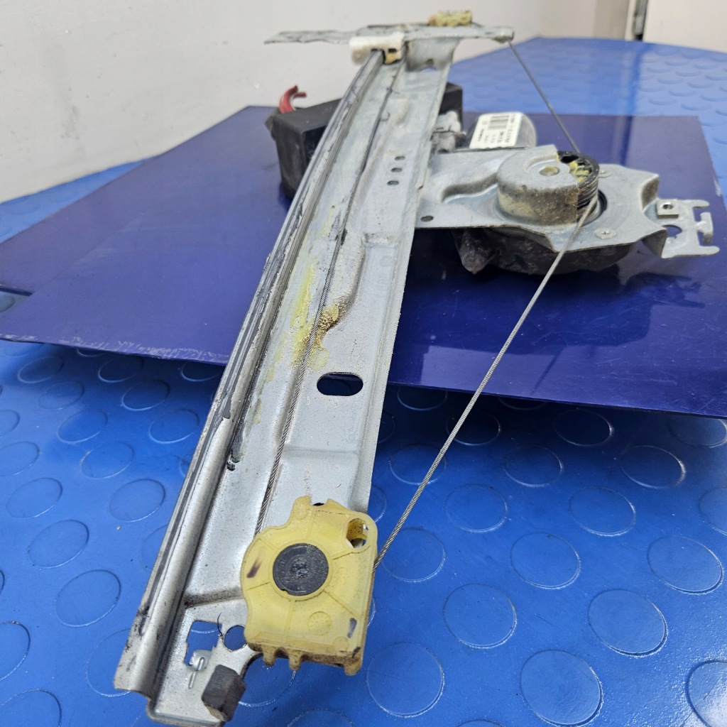 фото №1, Peugeot 207 5d підйомник скло перед правий 400912c