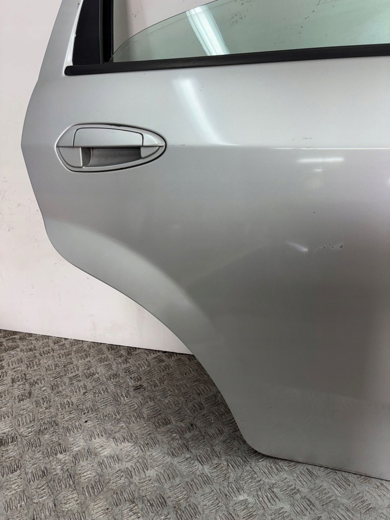 Дверей задній задні праве  fiat grande punto evo Оригінал