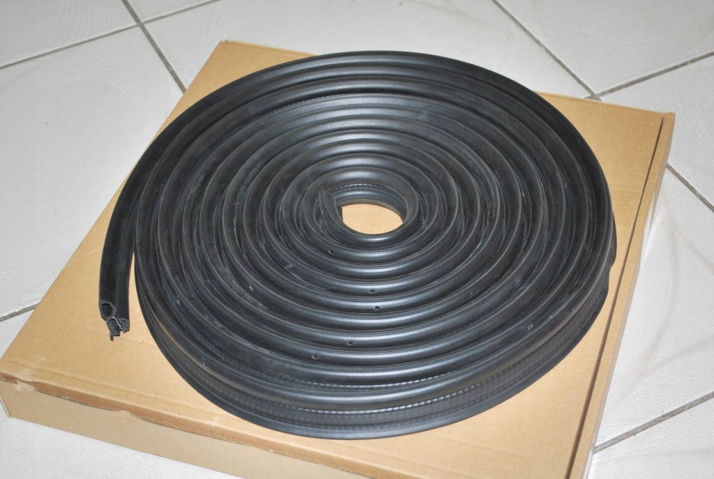 фото №5, Прокладка дверь vw transporter t4 дверь задние