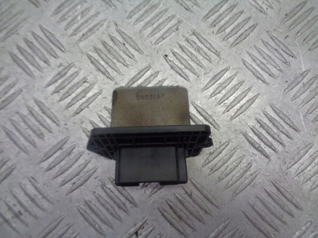 фото №1, Резистор резистор вентилятор mazda 323 bj