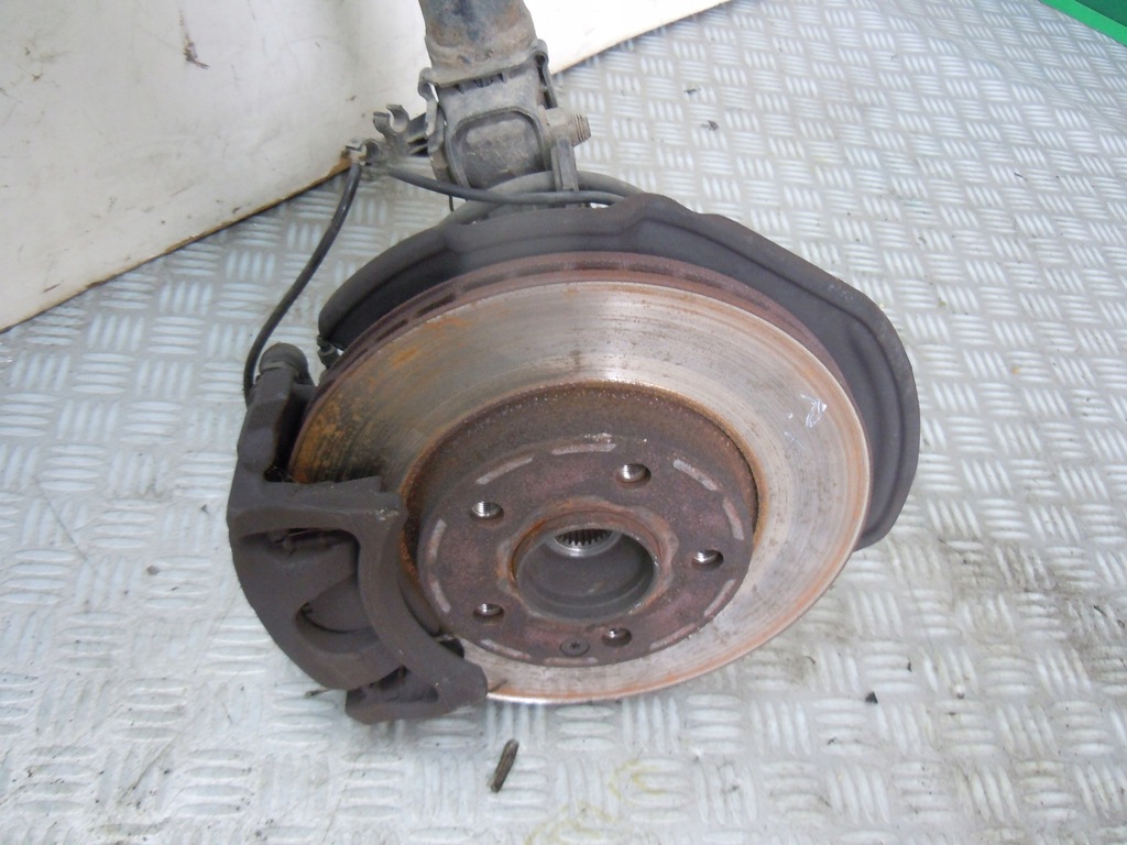 фото №2, Поворотный кулак левый перед mercedes w169 2.0d