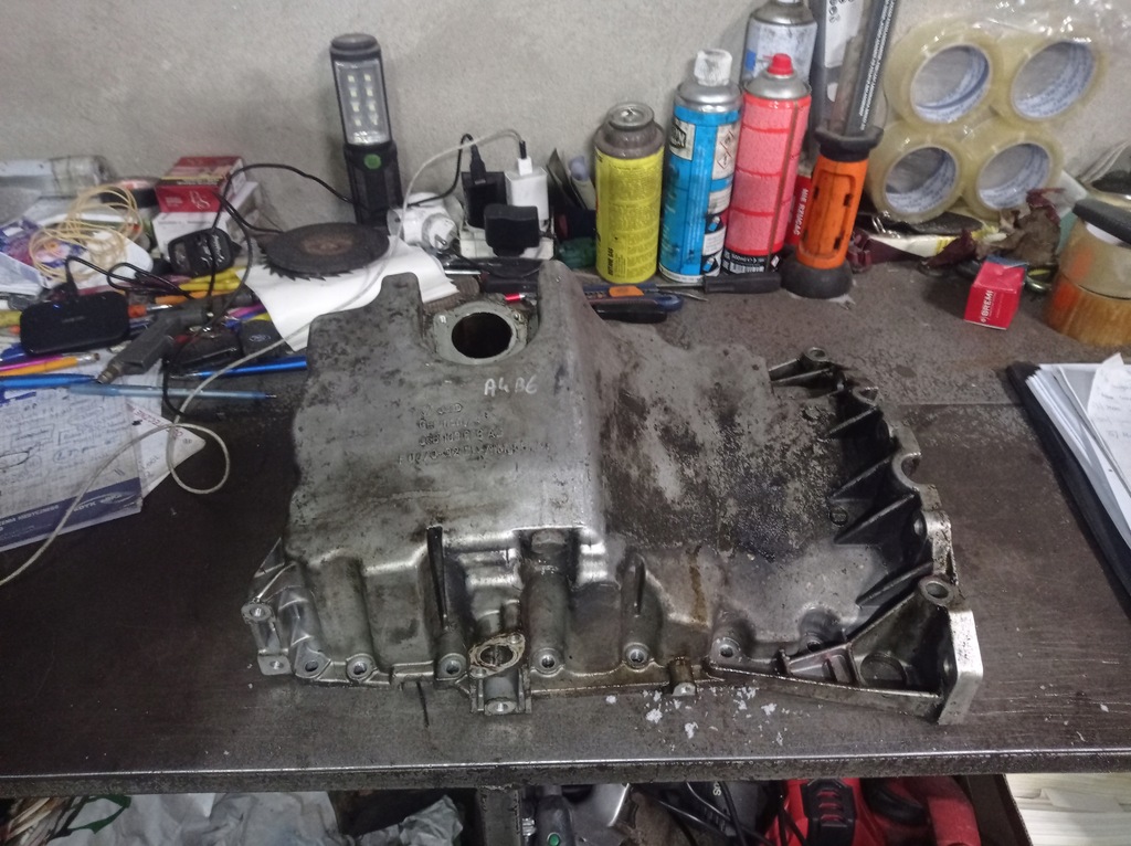 фото №1, Audi a4 b7 2.0 tfsi - поддон масляная 06b103603as