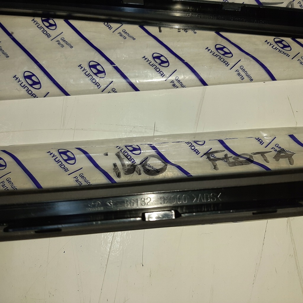 фото №8, Hyundai i40 11-14 молдинг скло лобове права oem