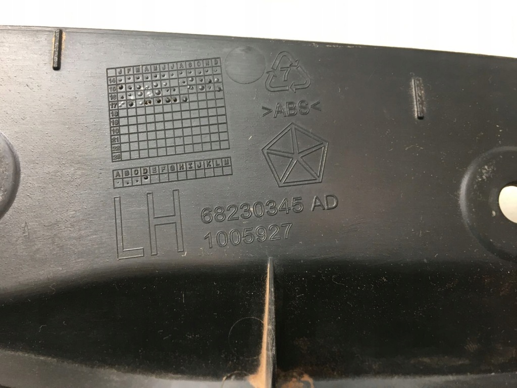 фото №7, Chrysler pacifica 17- молдинг накладка крышки задняя