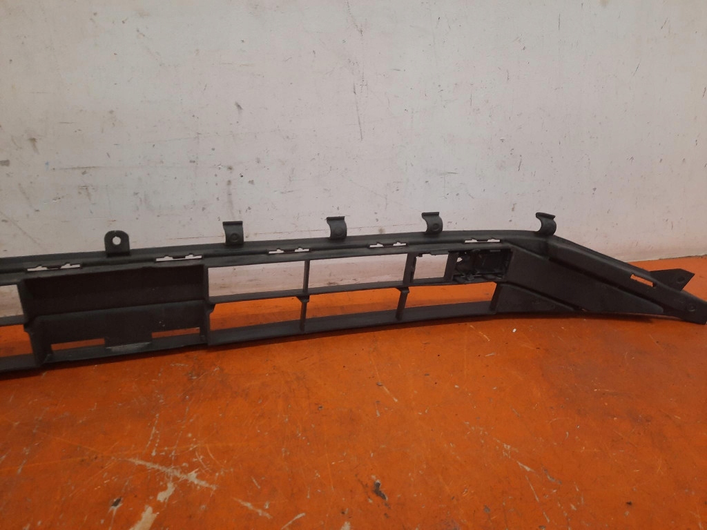 Ford focus mk4 18-20 решітка бампера перед передня 1x7b-17k945-a1 Зі Шроту