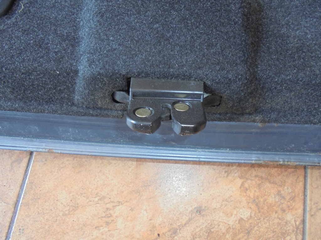 фото №1, Замок кришки mazda 6 03' 2.0b sedan