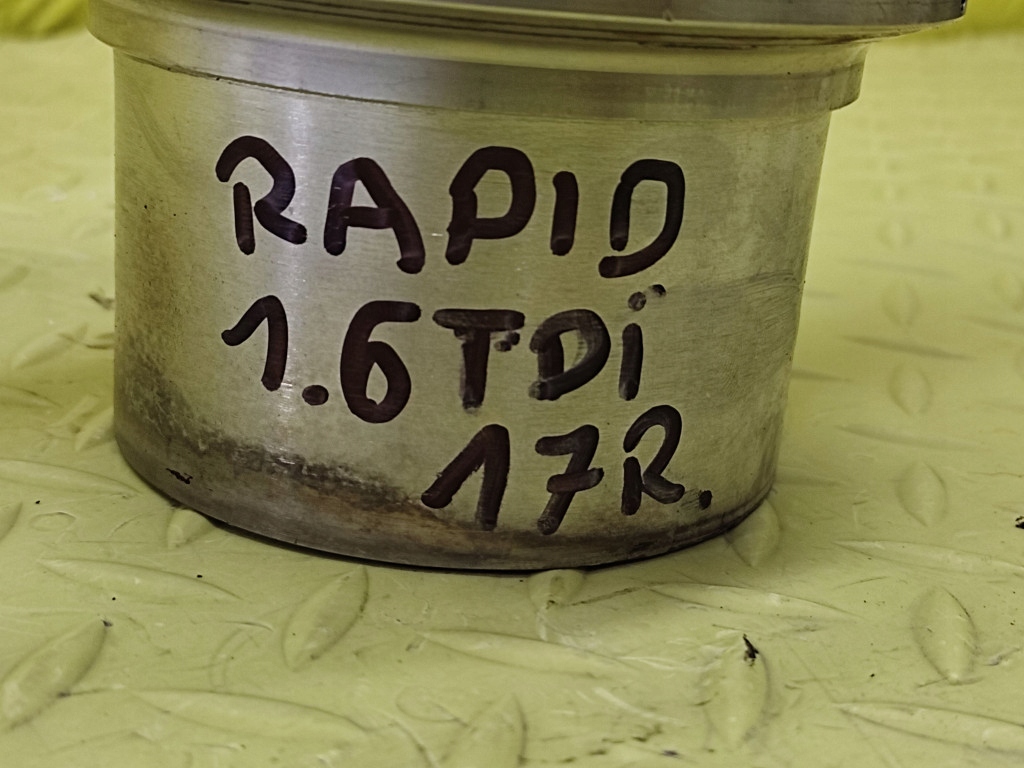 фото №8, Skoda rapid ii 1.6 tdi радіатор вихлопних газів 04l131512ag