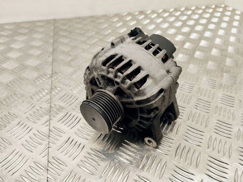 Купить Peugeot 308 2015 генератор