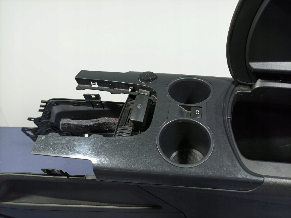 фото №9, Peugeot 3008 i подлокотник туннель средний кожа eu