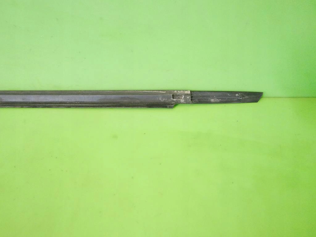 фото №8, Молдинг ущільнювач права перед mercedes w169 a170 5d 04-08