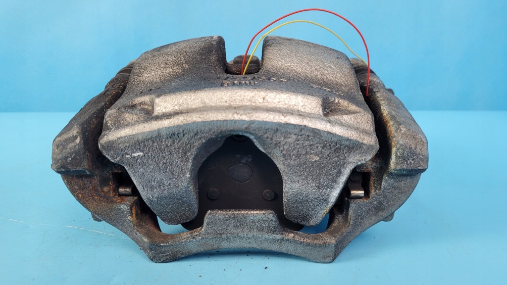 Bmw 2' f44 218d gran купе 21r суппорт тормозной левый перед 49037c Оригинал