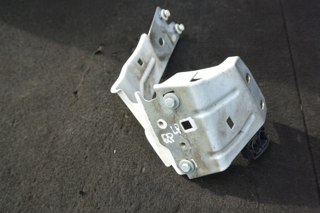 фото №1, Кронштейн кронштейн крыла левая maserati quattroporte vi комплект