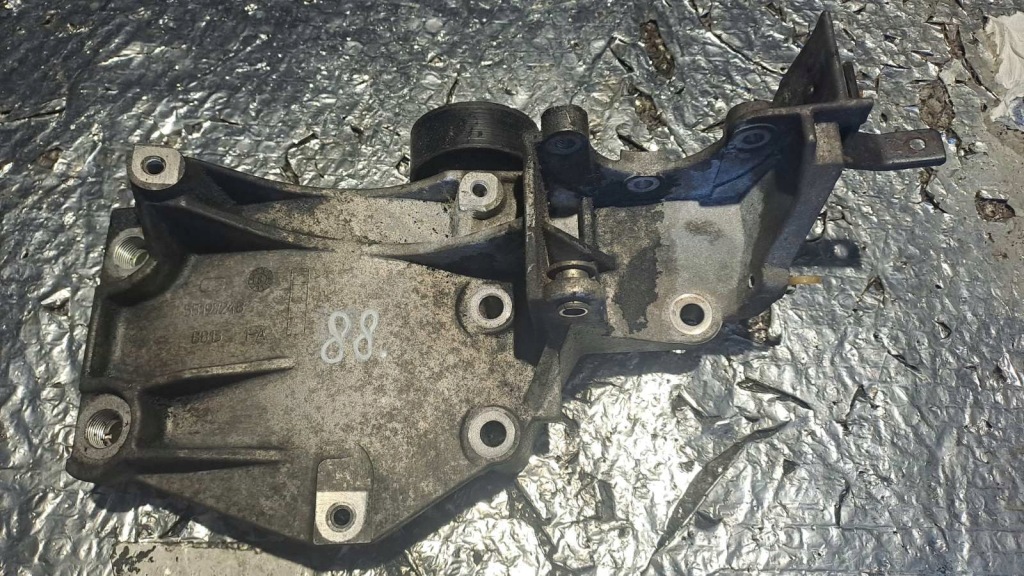 Купить Alfa romeo оригинальный номер 55197248 кронштейн кронштейн