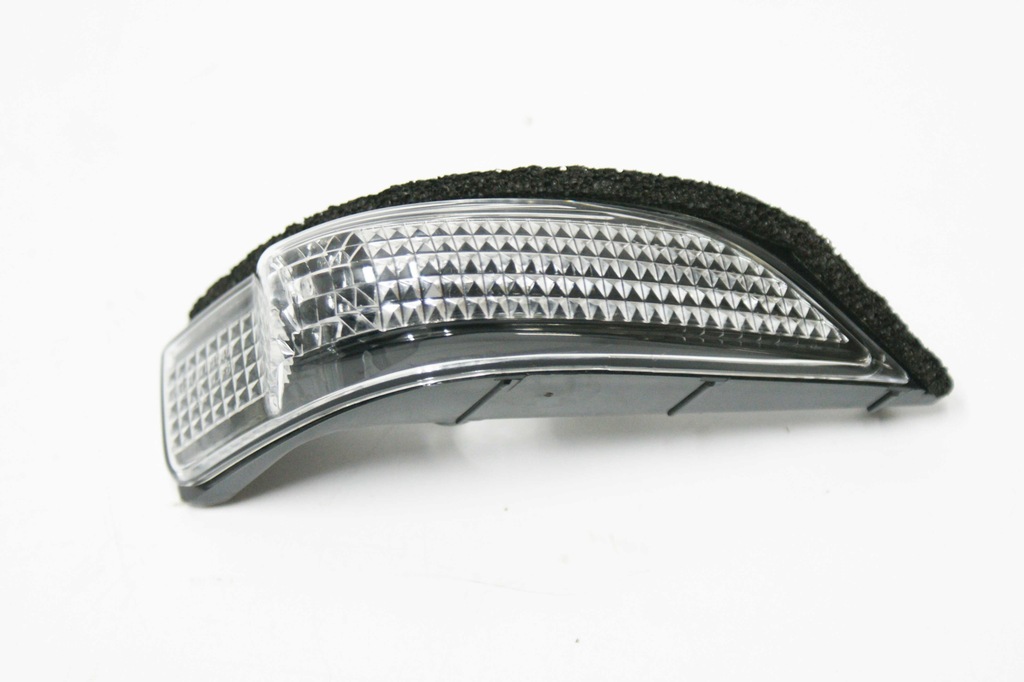 фото №1, Поворотник зеркало правый toyota yaris p13 hybr