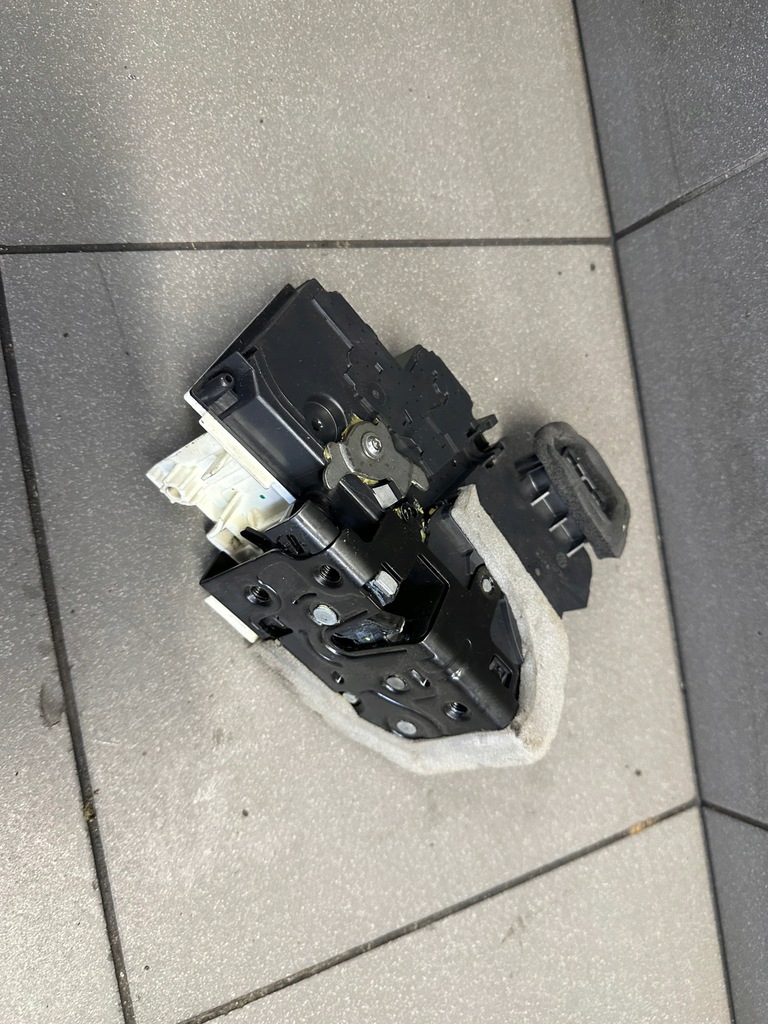 фото №5, Замок двері правий задня audi a6 c8 4k0839016p