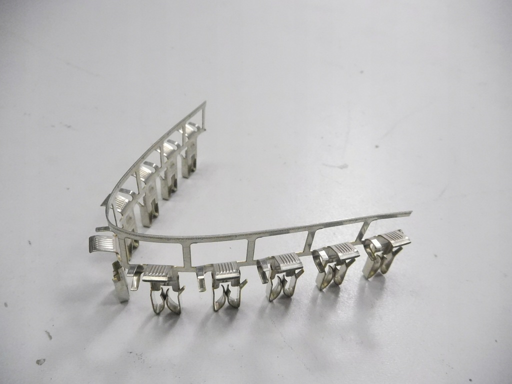 фото №6, Разъёмы электрический renault оригинальный номер 7703097282