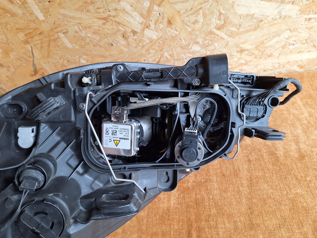 фото №14, Volvo xc60 i 1 лампа правая ксенон поворотный 30763136