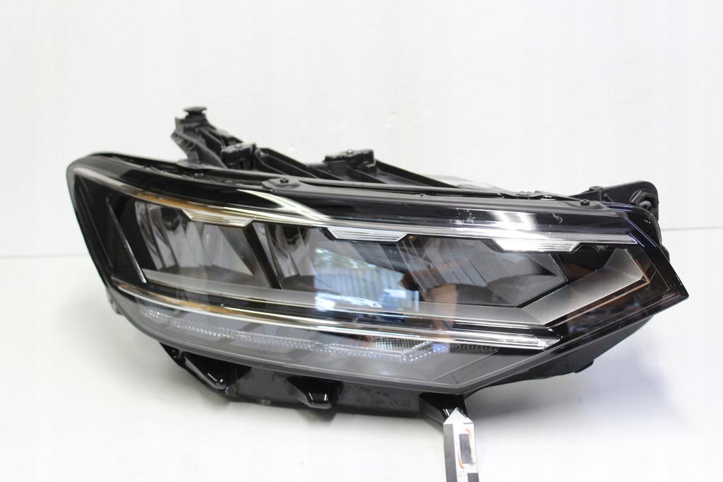 фото №1, Vw passat b8 19-23 lift лампа права перед full led
