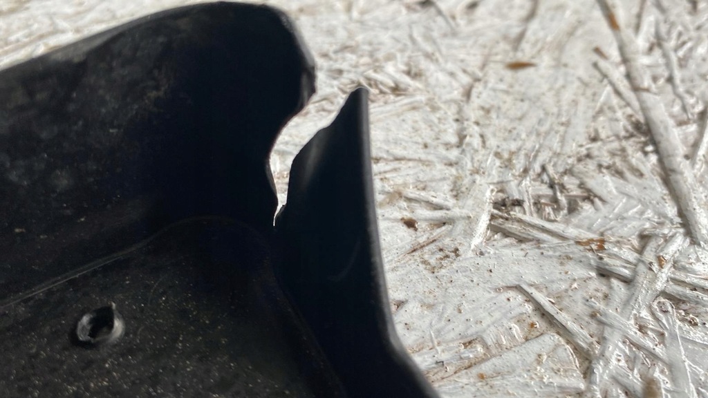 фото №10, Toyota c-hr 16-19 подкладка номерного знака регистрационный