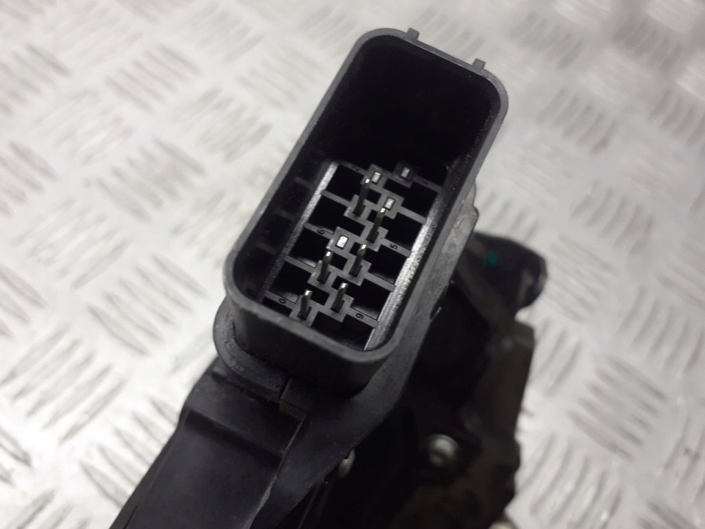 фото №2, Замок двері правий задня mazda 3 bk 6pin