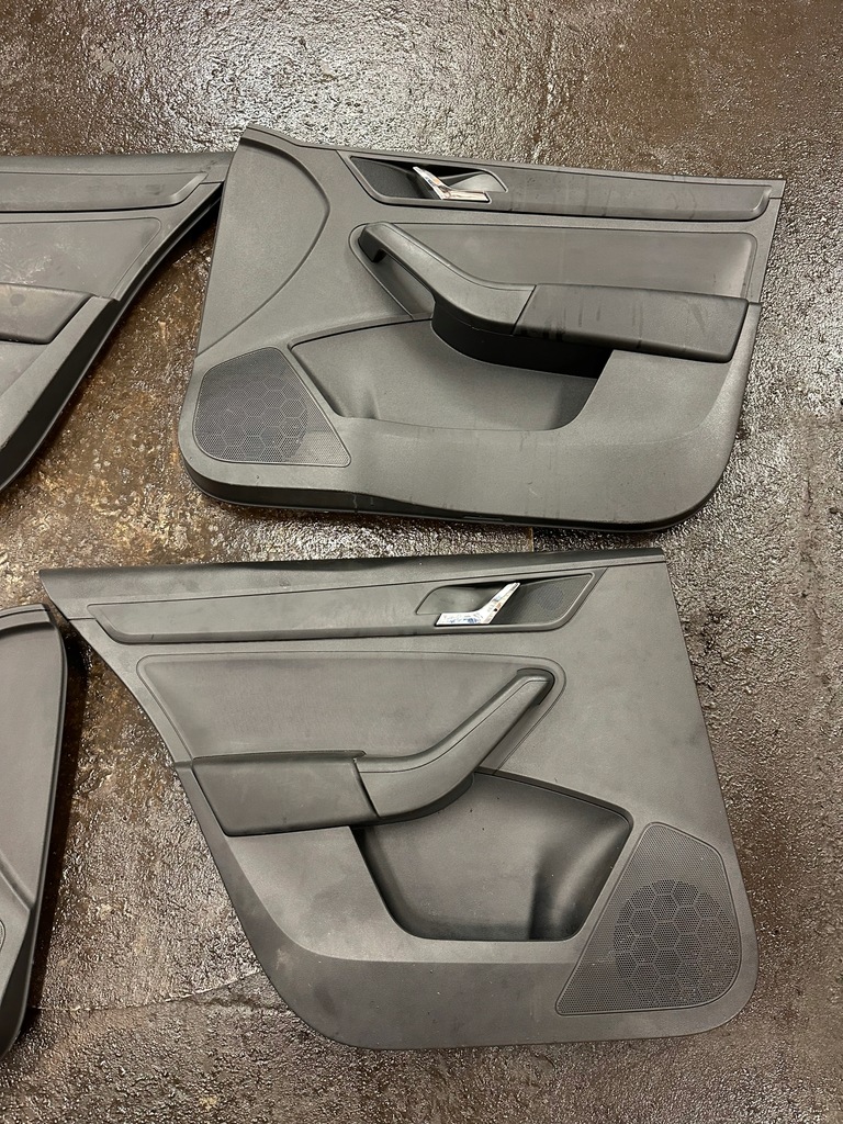 фото №3, Skoda rapid liftback обшивки двері оббивка europa комплект