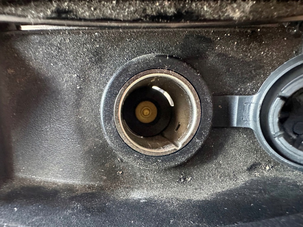 Купити Ford s-max mk1 рестайлінг  роз'єм 12v попільничка cm21-r045r19-a