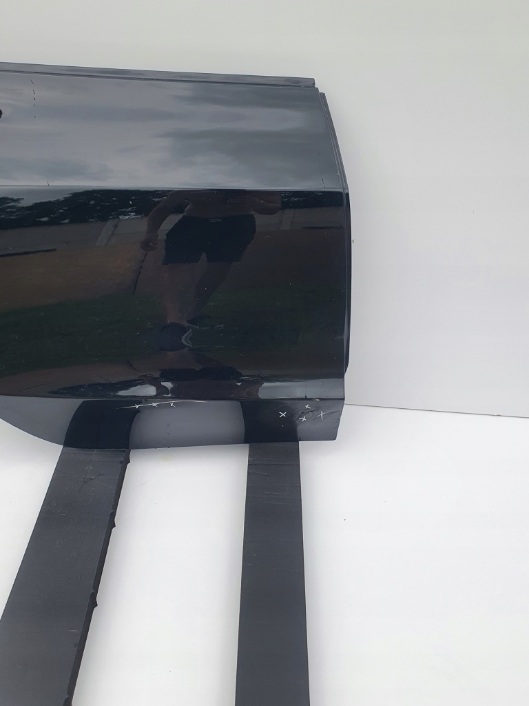 Tesla model 3 17- дверь правый  задняя правое  задняя Цена