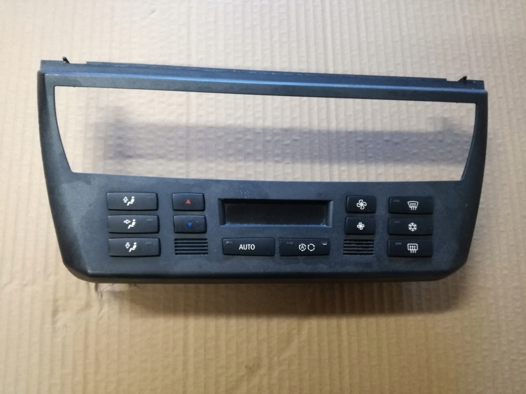 фото №1, Bmw x3 e83 панель обдув кондиционера 3415204