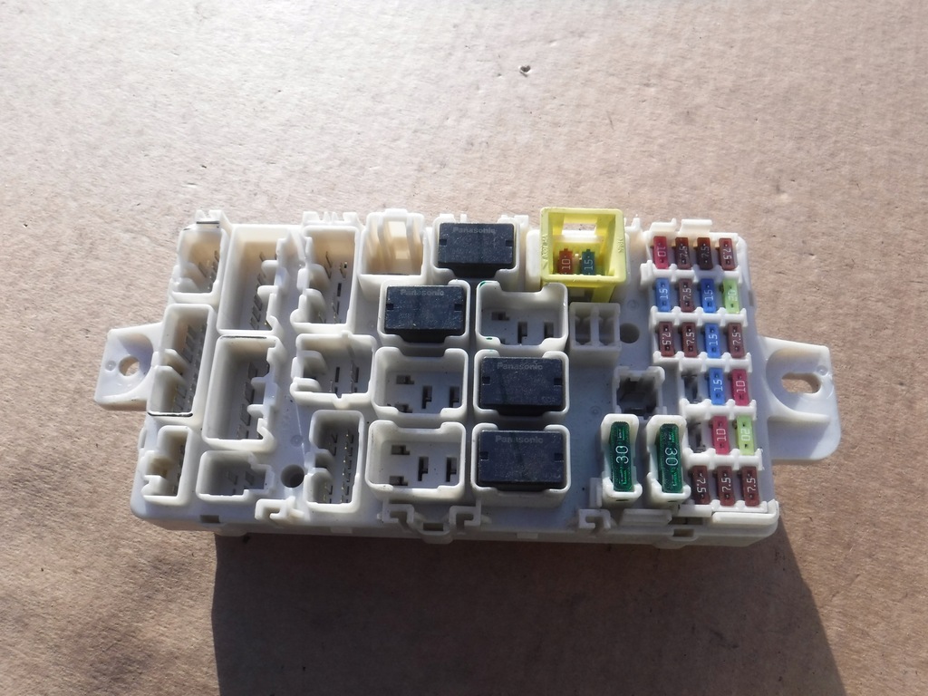 фото №1, Коробка запобіжників bsi mitsubishi space star ii 07506c16 3082