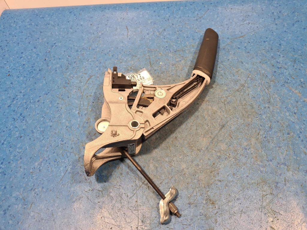 Skoda octavia 3 універсал scout важіль гальма ручного 5e0711301c Київ