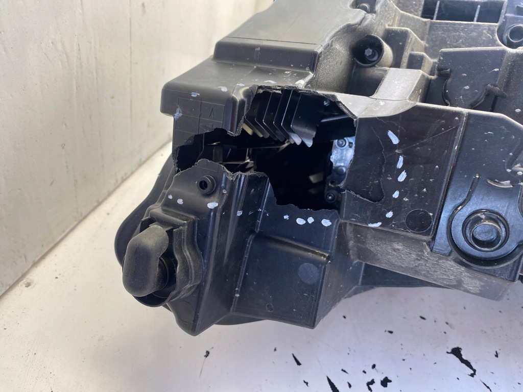 фото №13, Skoda enyaq лампа правый перед full led 5lb941016a