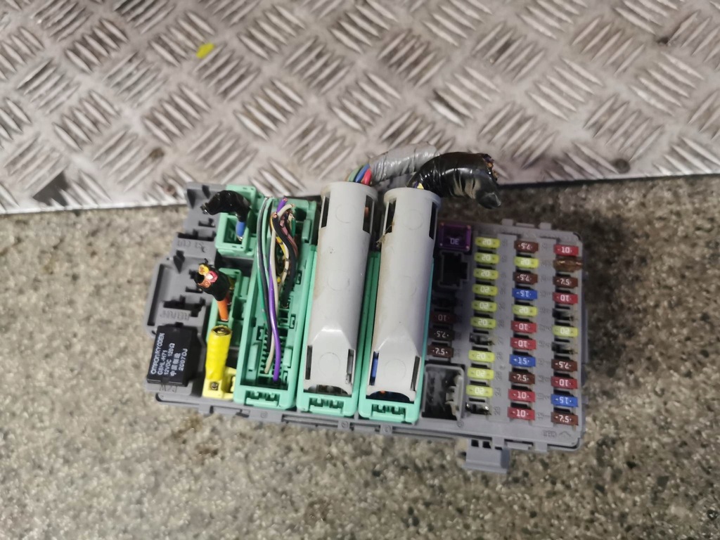 фото №1, Коробка запобіжників honda crv vii 52575lm