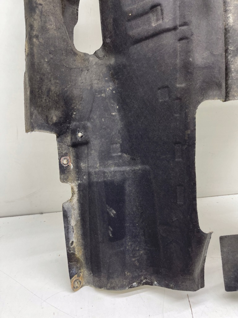 Audi a7 a6 c7 накладка тепловая туннель среднего коробки в Украине