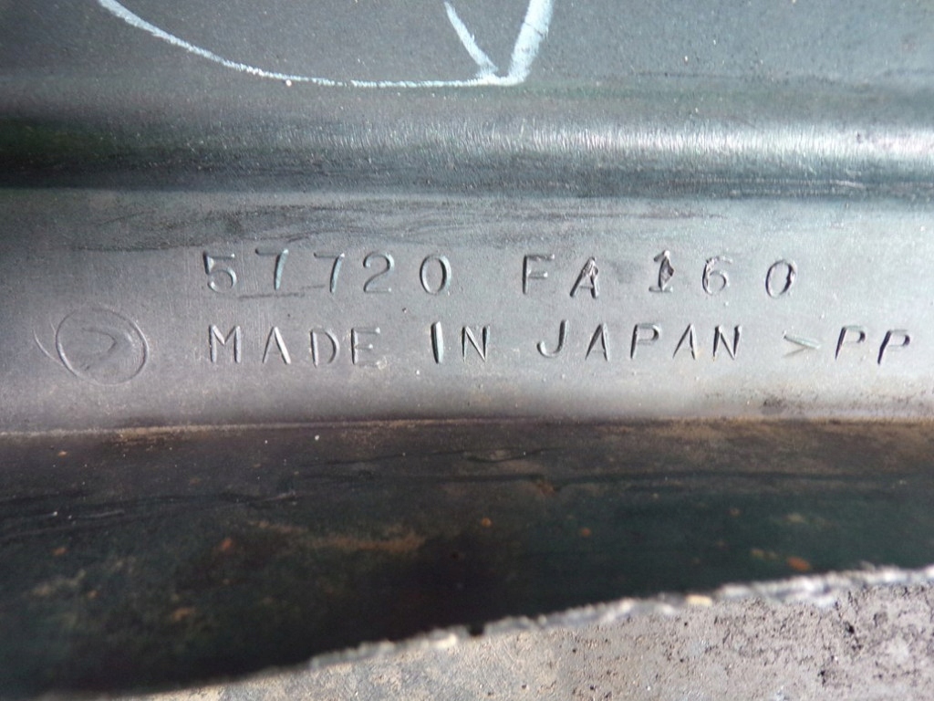 фото №13, Subaru impreza i бампер перед передній лак 64c