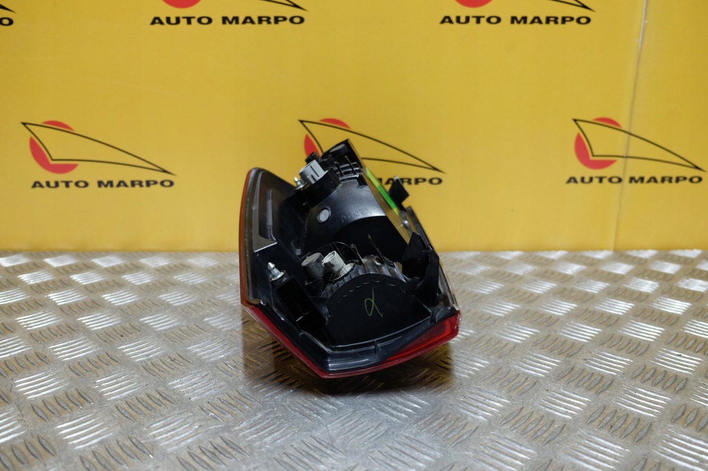 фото №11, Toyota tacoma 2016- лампа задняя r usa