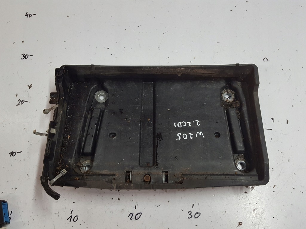 Купить Mercedes c klasa w205 14r- 2.2 cdi основание аккумулятор