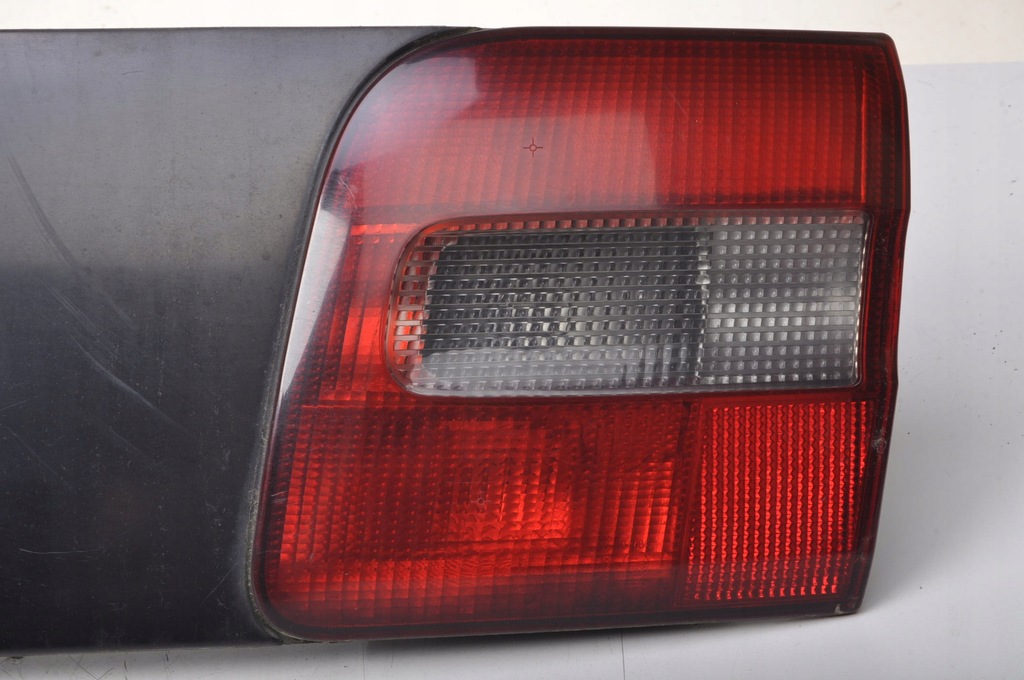 фото №9, Volvo v40 накладка молдинг кришки 30862381