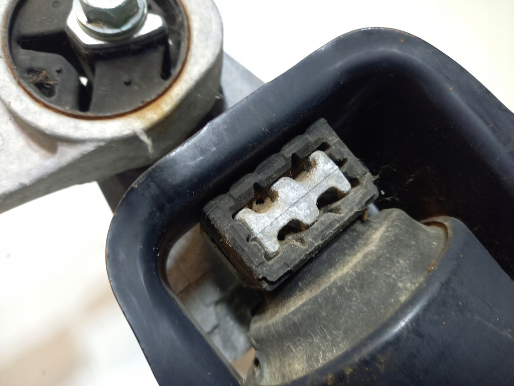 фото №8, Nissan juke 1.5 dci кронштейн подушка двигуна комплектний