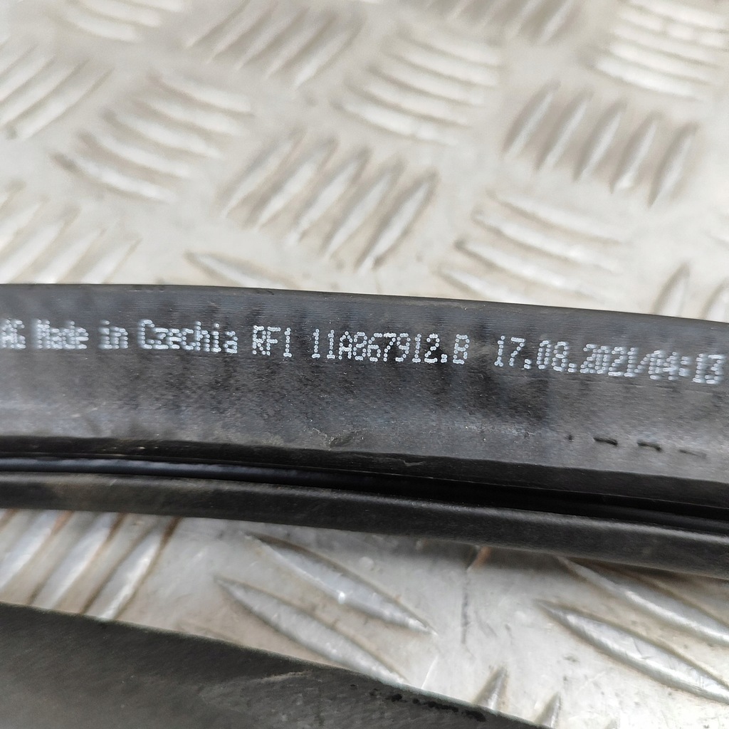 фото №6, Audi q4 sportback e-tron 2022 правая сторона прокладка дверь передних