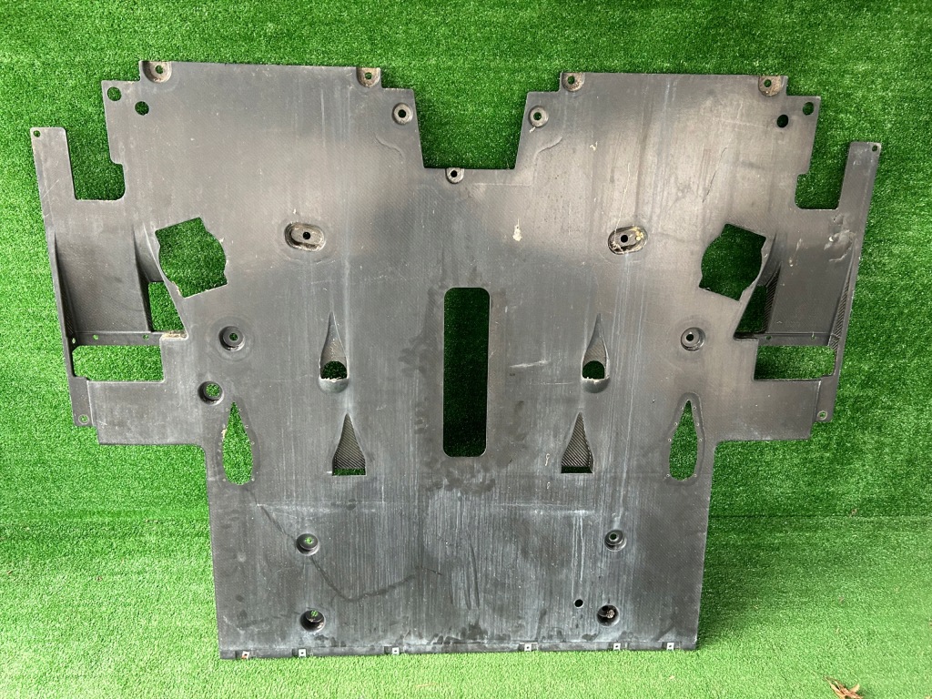 Ferrari f458 speciale 458 italia пол задний  podwoziowa карбон 0001139808 с Разборки