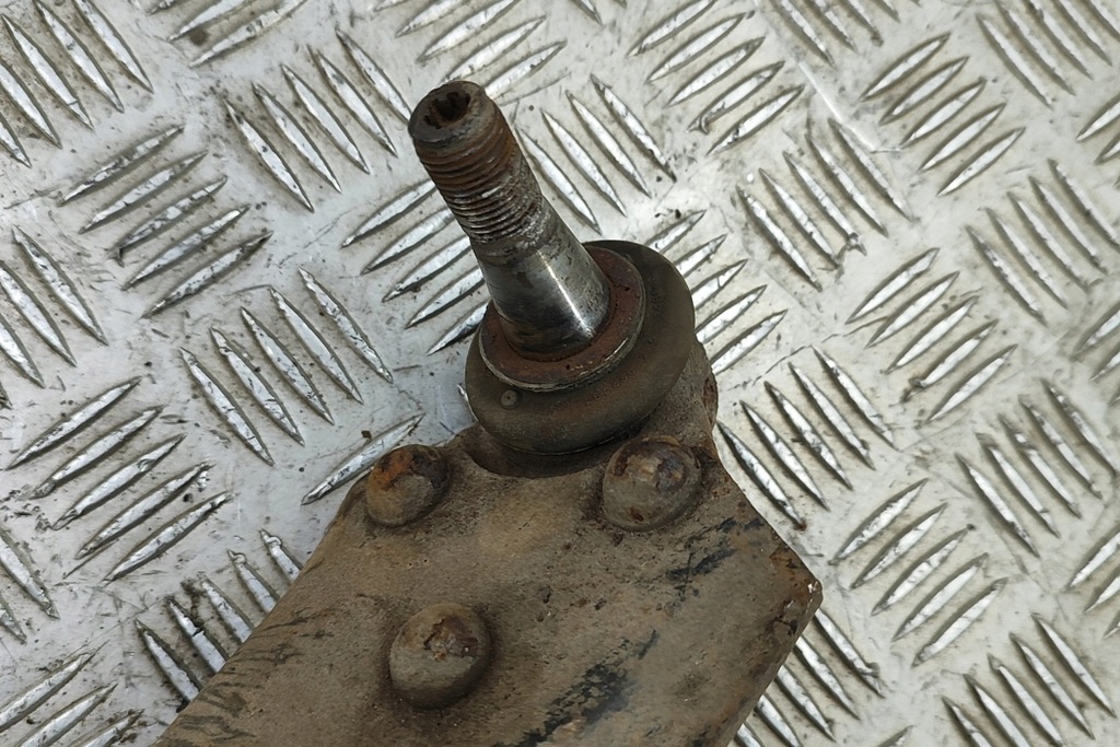 фото №7, Mercedes-benz vito w447 передній лівий нижній важіль a4473307500 1.6d 84kw 201