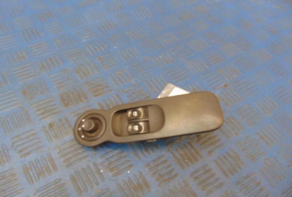 фото №6, Renault modus 1.5dci переключатель окон 8200277630a