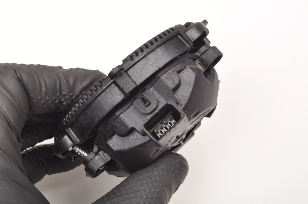 Volvo po 2018 roku моторчик регулювання pochyłu дзеркало лівого  1456206 Недорого