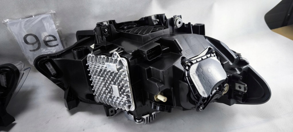 Bmw f22 f23 lift lci full led адаптивний лівий правий фара 7469783 7469784 Оригінал