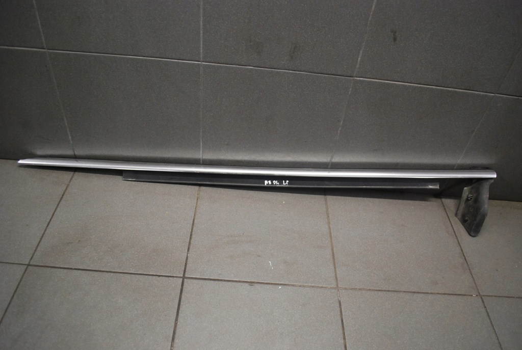 фото №1, Молдинг уплотнитель хром audi a8 d4 4h0853283