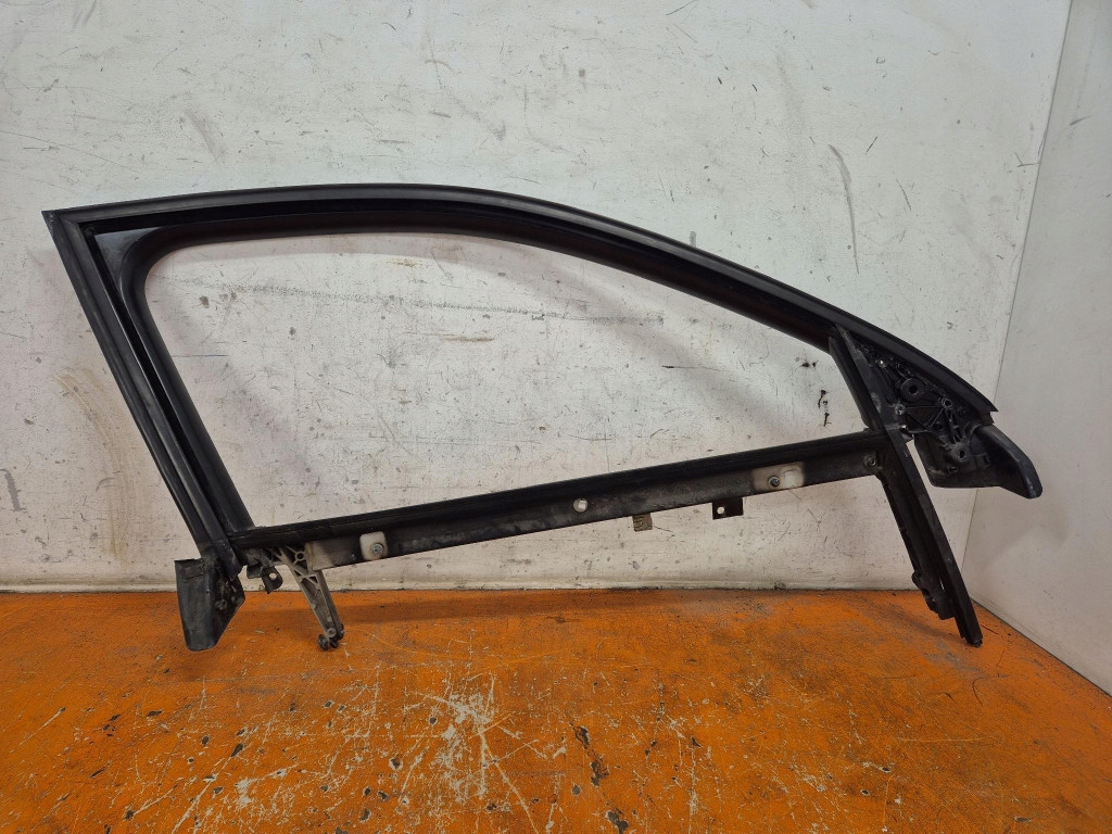 фото №1, Audi a4 b6 00-04 kombi рамка дверь перед правая передняя lz5w