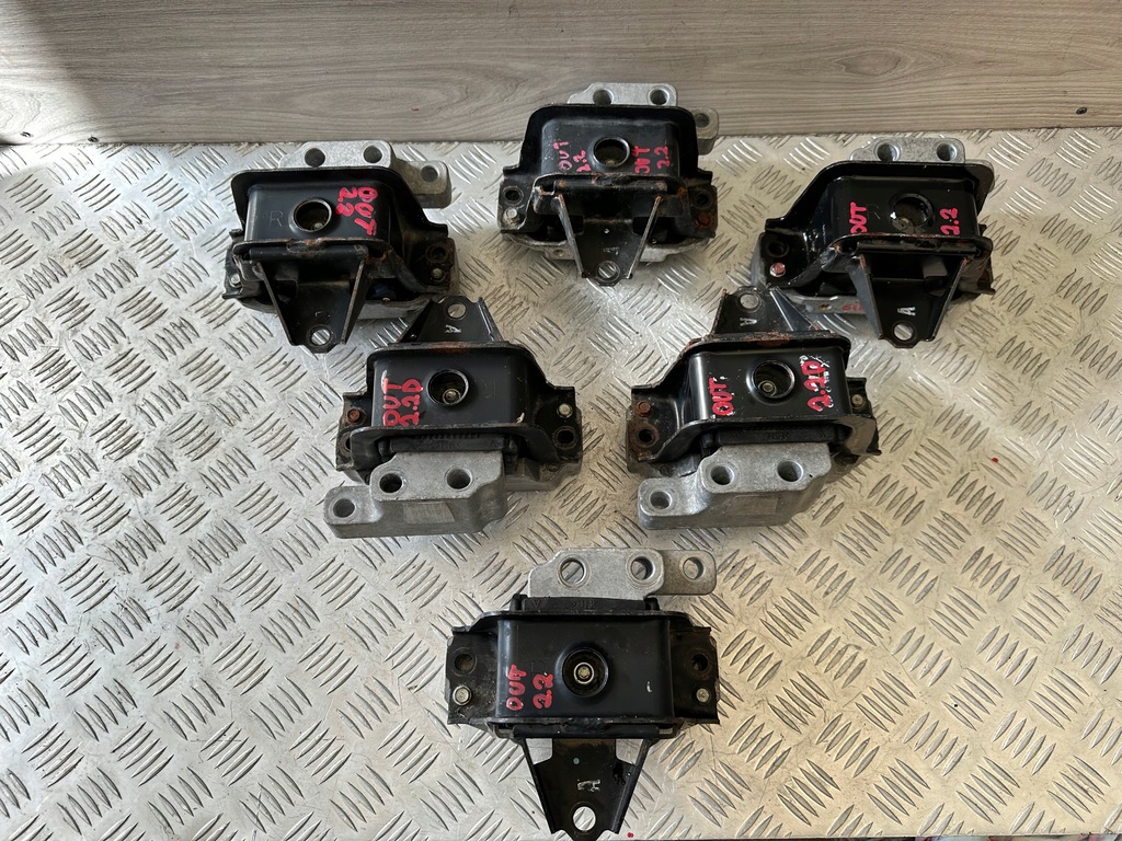 фото №13, Mitsubishi outlander iii 2.2 дизель кронштейн подушка двигателя 1093a112