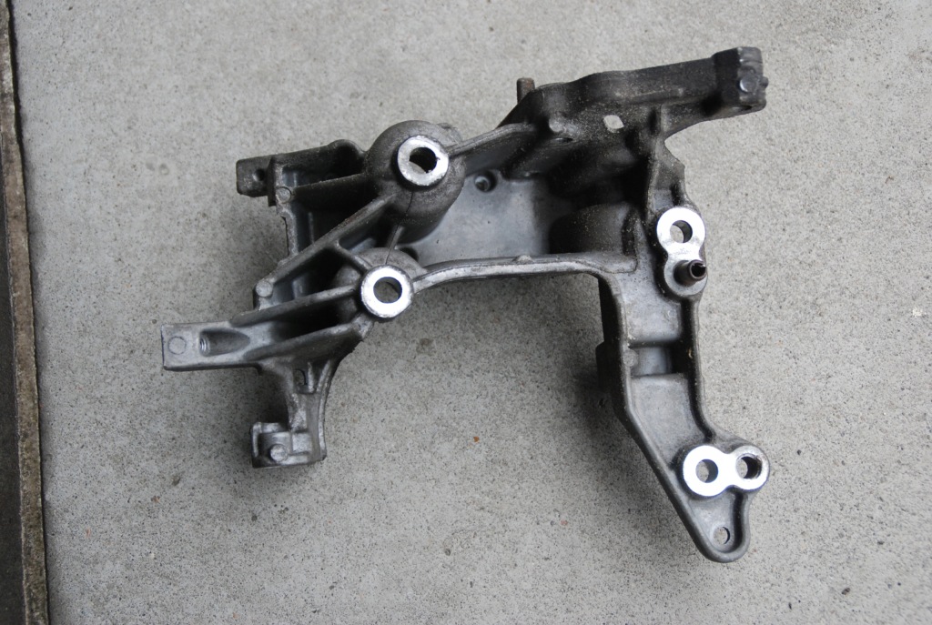 Кронштейн генератора jumpy expert 1.6hdi 18r Оригинал